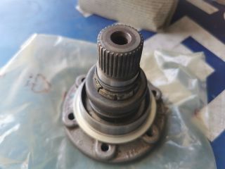 bontott SKODA OCTAVIA II Bal Féltengely