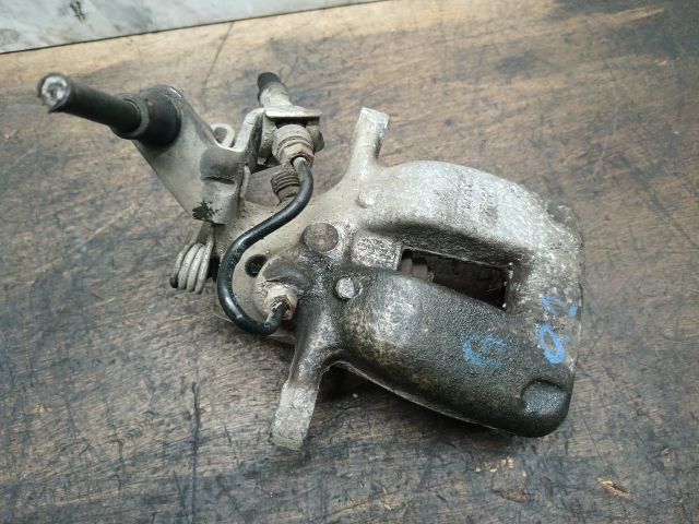 bontott SKODA OCTAVIA II Bal hátsó Féknyereg Munkahengerrel