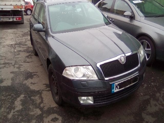 bontott SKODA OCTAVIA II Bal hátsó Féknyereg Munkahengerrel