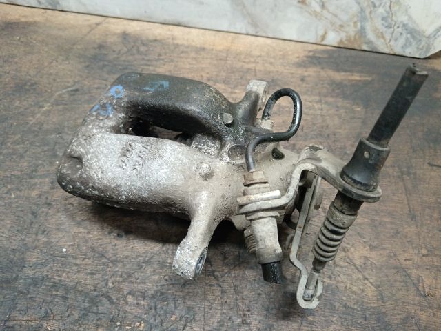 bontott SKODA OCTAVIA II Bal hátsó Féknyereg Munkahengerrel