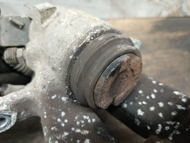 bontott SKODA OCTAVIA II Bal hátsó Féknyereg Munkahengerrel