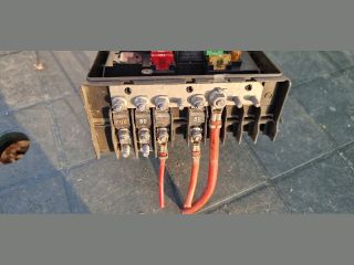 bontott SKODA OCTAVIA II Biztosítéktábla Motortér