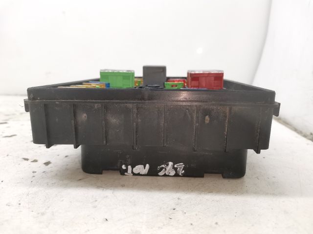 bontott SKODA OCTAVIA II Biztosítéktábla Motortér