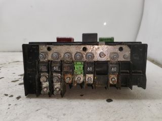 bontott SKODA OCTAVIA II Biztosítéktábla Motortér