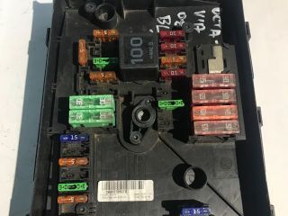 bontott SKODA OCTAVIA II Biztosítéktábla Motortér