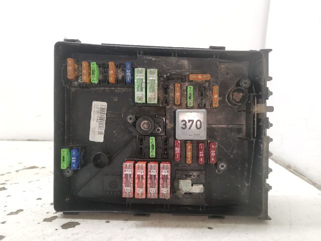 bontott SKODA OCTAVIA II Biztosítéktábla Motortér