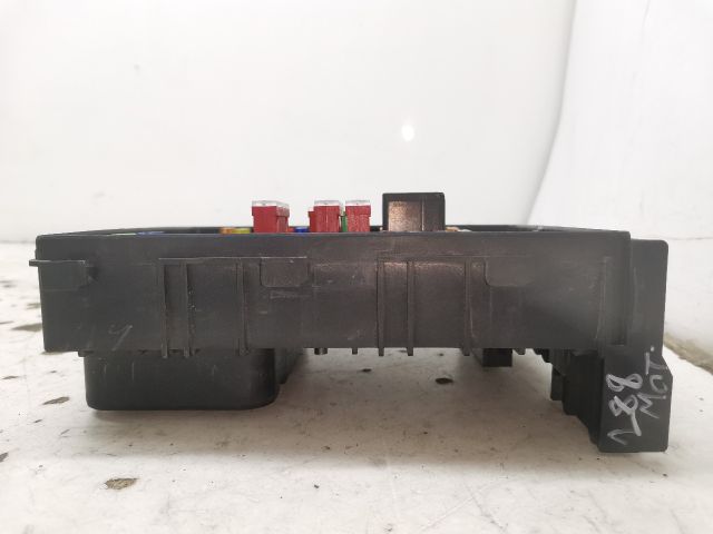 bontott SKODA OCTAVIA II Biztosítéktábla Motortér