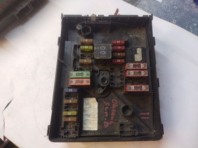 bontott SKODA OCTAVIA II Biztosítéktábla Motortér