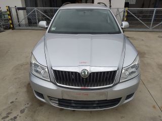 bontott SKODA OCTAVIA II Biztosítéktábla Motortér