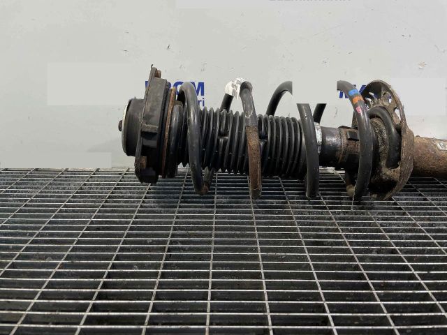 bontott SKODA OCTAVIA II Első Rugó