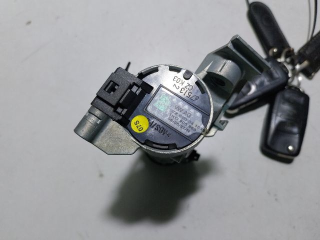 bontott SKODA OCTAVIA II Gyújtáskapcsoló Házzal