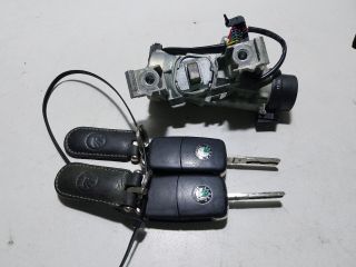 bontott SKODA OCTAVIA II Gyújtáskapcsoló Házzal