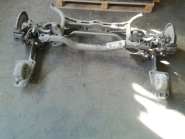 bontott SKODA OCTAVIA II Hátsó Futómű (Részeivel)