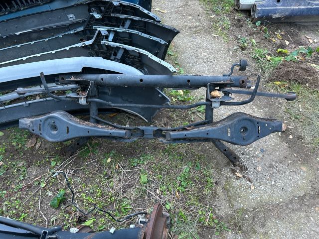bontott SKODA OCTAVIA II Hátsó Futómű (Részeivel)
