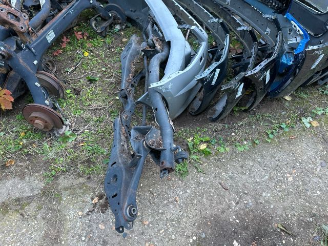 bontott SKODA OCTAVIA II Hátsó Futómű (Részeivel)