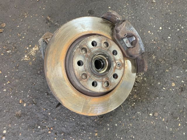 bontott SKODA OCTAVIA II Jobb első Csonkállvány Kerékaggyal