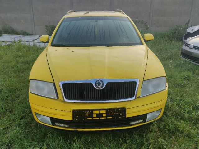 bontott SKODA OCTAVIA II Jobb első Csonkállvány Kerékaggyal