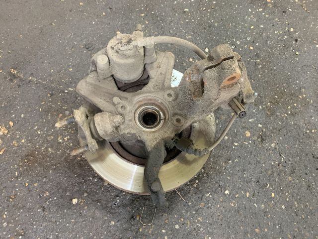 bontott SKODA OCTAVIA II Jobb első Csonkállvány Kerékaggyal