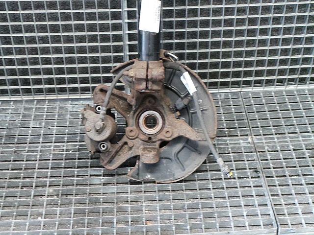 bontott SKODA OCTAVIA II Jobb első Csonkállvány