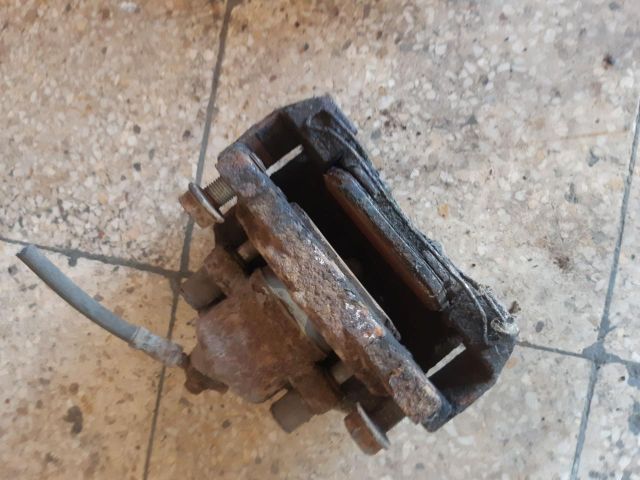 bontott SKODA OCTAVIA II Jobb első Féknyereg Munkahengerrel