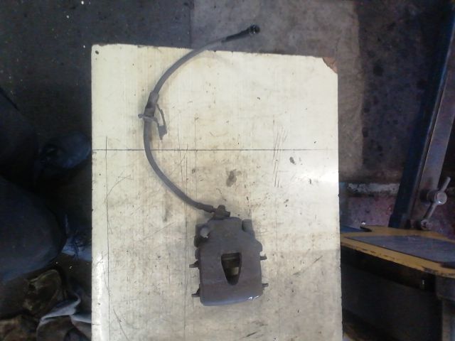 bontott SKODA OCTAVIA II Jobb első Féknyereg Munkahengerrel