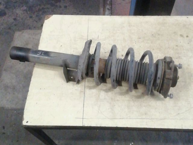 bontott SKODA OCTAVIA II Jobb első Gólyaláb (Lengécsillapító, Rugó)