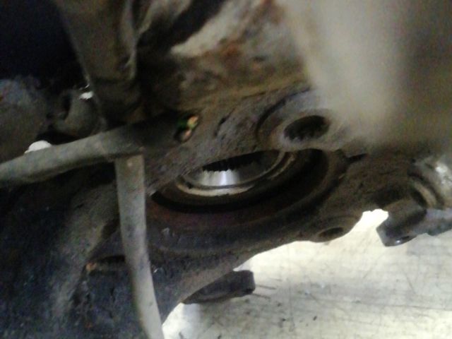 bontott SKODA OCTAVIA II Jobb első Kerékagy