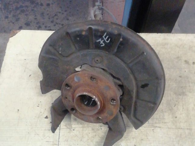 bontott SKODA OCTAVIA II Jobb első Kerékagy