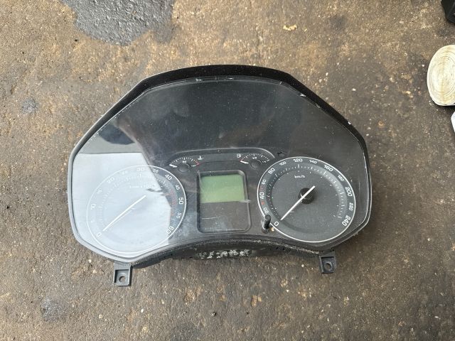 bontott SKODA OCTAVIA II Kilométeróra