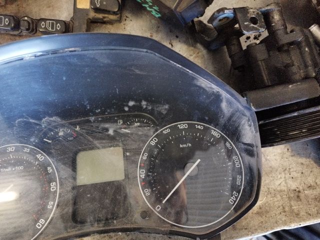 bontott SKODA OCTAVIA II Kilométeróra