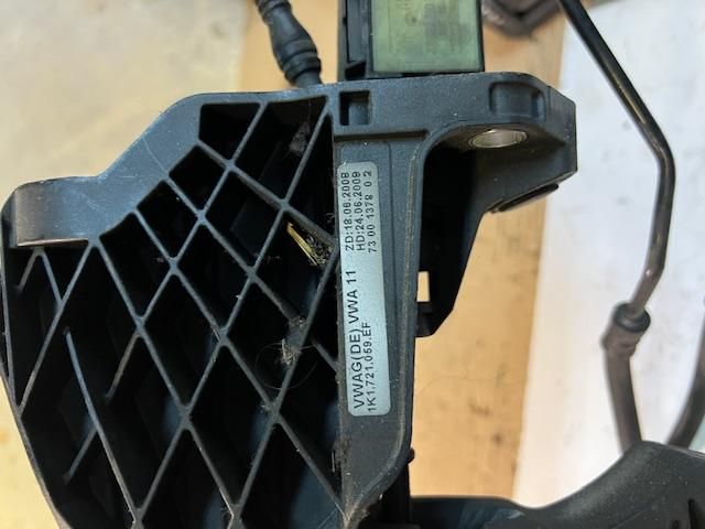 bontott SKODA OCTAVIA II Kuplung Pedál