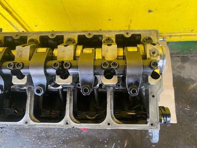 bontott SKODA OCTAVIA II Motor (Fűzött blokk hengerfejjel)