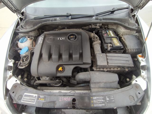 bontott SKODA OCTAVIA II Motor (Fűzött blokk hengerfejjel)