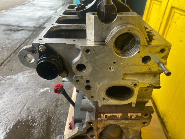 bontott SKODA OCTAVIA II Motor (Fűzött blokk hengerfejjel)