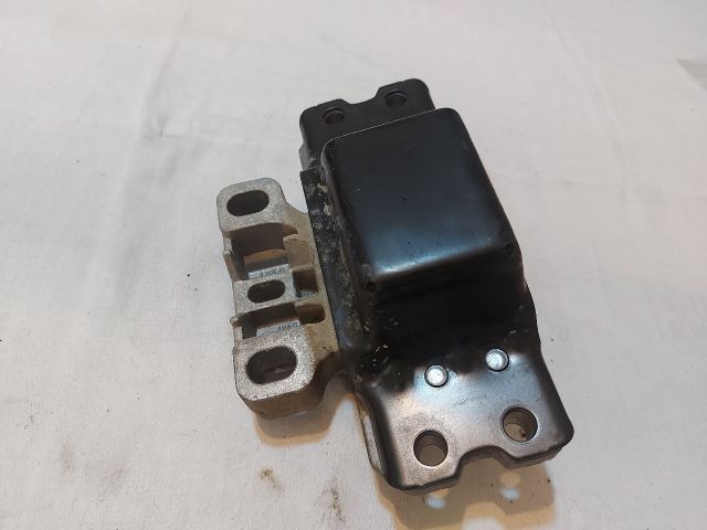 bontott SKODA OCTAVIA II Motor Tartó Bak Bal