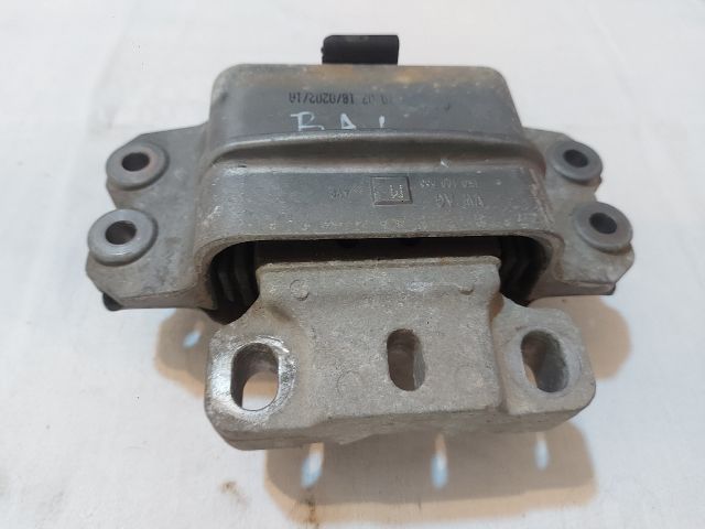 bontott SKODA OCTAVIA II Motor Tartó Bak Bal