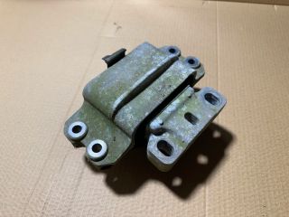 bontott SKODA OCTAVIA II Motor Tartó Bak Bal