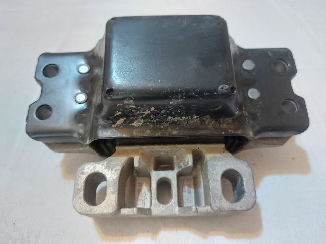 bontott SKODA OCTAVIA II Motor Tartó Bak Bal