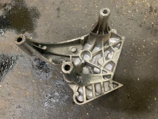 bontott SKODA OCTAVIA II Motor Tartó Bak (Fém)