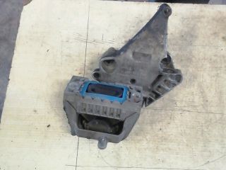 bontott SKODA OCTAVIA II Motor Tartó Bak Jobb