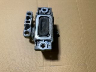 bontott SKODA OCTAVIA II Motor Tartó Bak Jobb