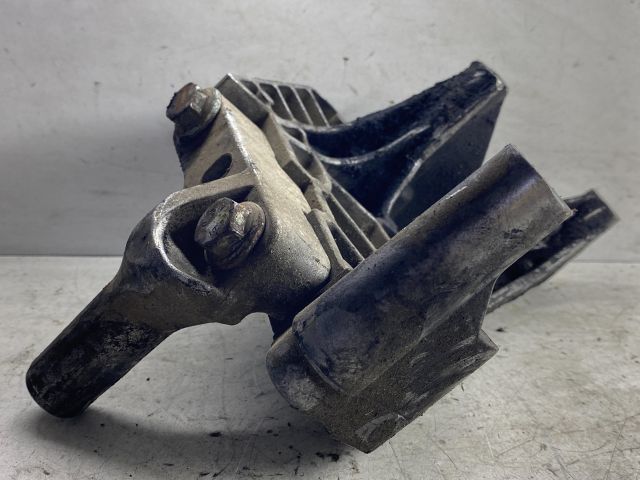 bontott SKODA OCTAVIA II Motor Tartó Bak (Pozíciófüggetlen)