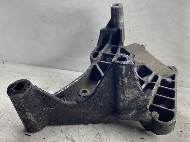 bontott SKODA OCTAVIA II Motor Tartó Bak (Pozíciófüggetlen)