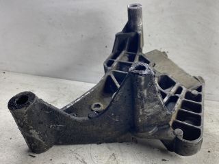 bontott SKODA OCTAVIA II Motor Tartó Bak (Pozíciófüggetlen)