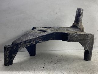 bontott SKODA OCTAVIA II Motor Tartó Bak (Pozíciófüggetlen)