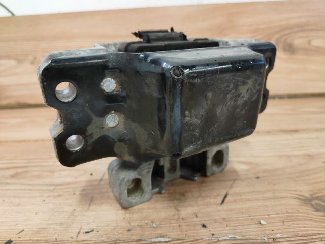 bontott SKODA OCTAVIA II Motor Tartó Bak (Pozíciófüggetlen)