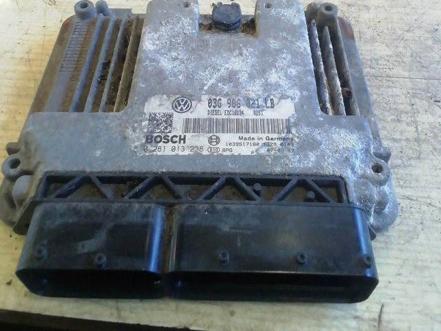 bontott SKODA OCTAVIA II Motorvezérlő