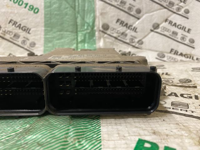 bontott SKODA OCTAVIA II Motorvezérlő