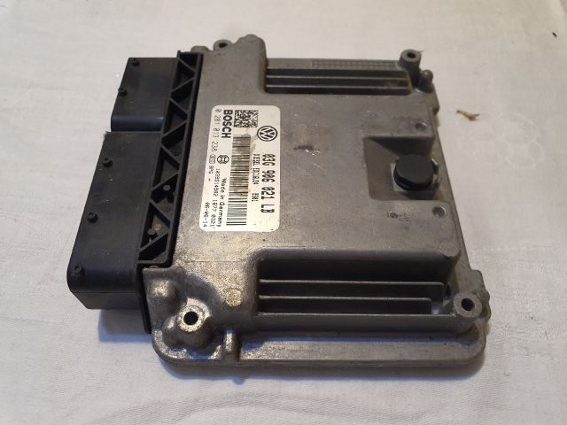 bontott SKODA OCTAVIA II Motorvezérlő