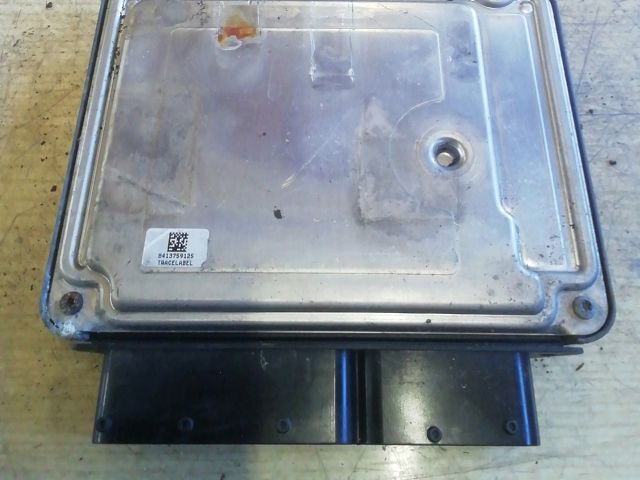 bontott SKODA OCTAVIA II Motorvezérlő